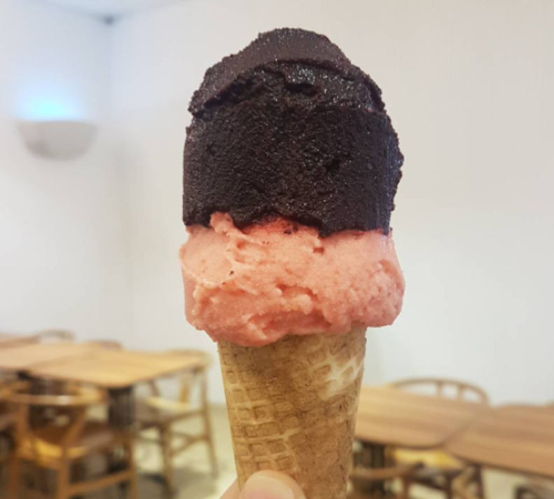 Mesin cetak cone ice cream yang bisa membantu proses pembuatannya