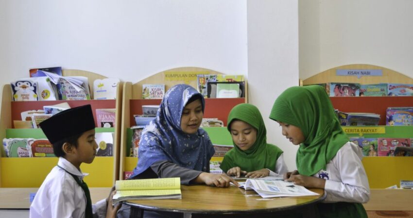 Sekolah Islam dengan pengajaran agama