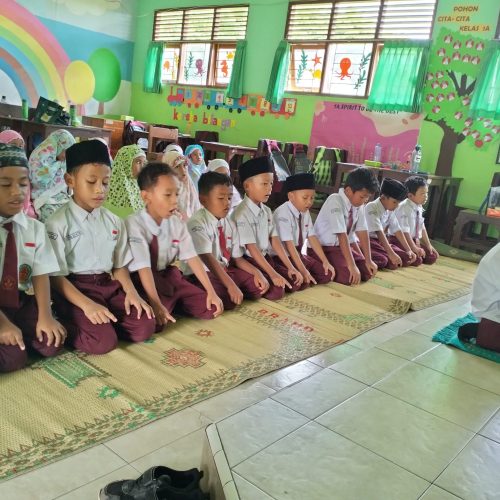 Sekolah Islam Terpadu Mengembangkan Nilai Agama