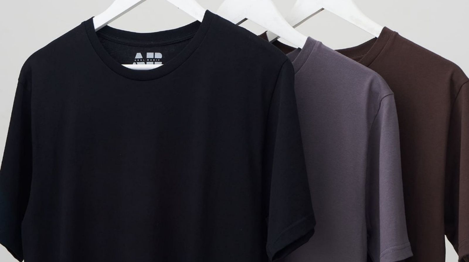 Kaos Crewneck Klasik Timeless: Pilihan Pakaian yang Tak Pernah Lekang oleh Waktu