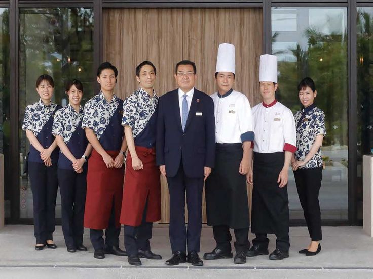 seragam kerja restoran elegan