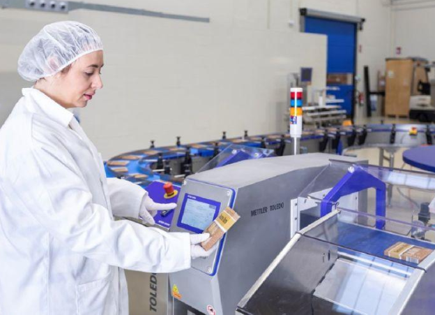 Fungsi Check Weigher dalam Menjaga Kualitas Produk demi Produksi Lebih Akurat