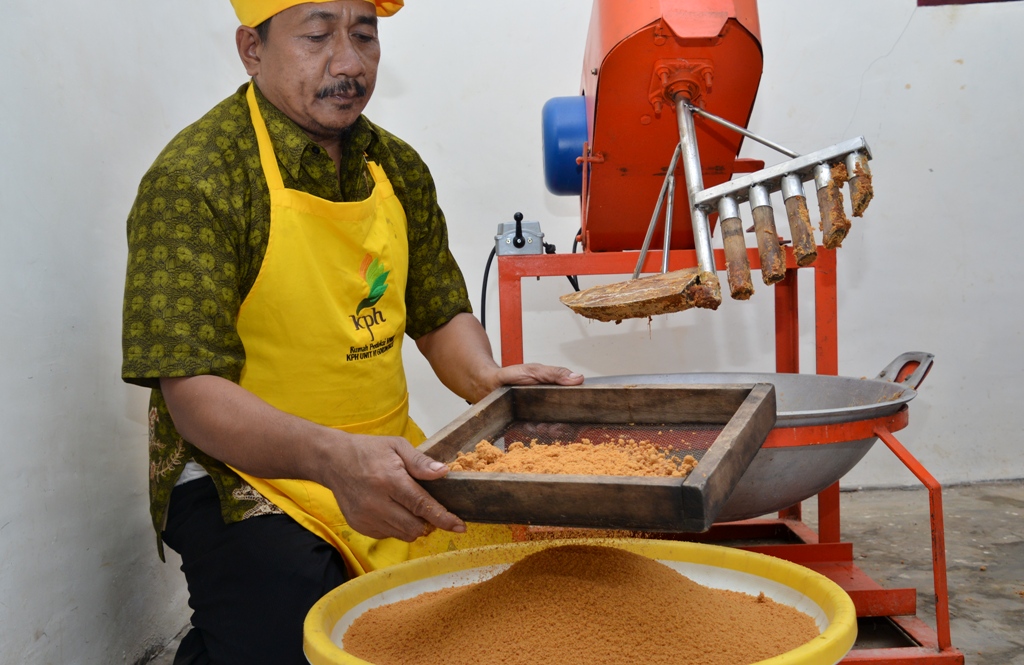 Cara Mengayak Gula Semut, Panduan Agar Butiran Seragam