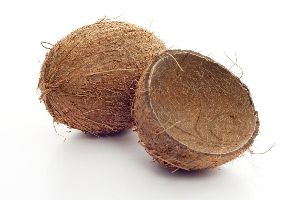 Cara Memisahkan Kelapa dari Batok Lebih Mudah dan Praktis